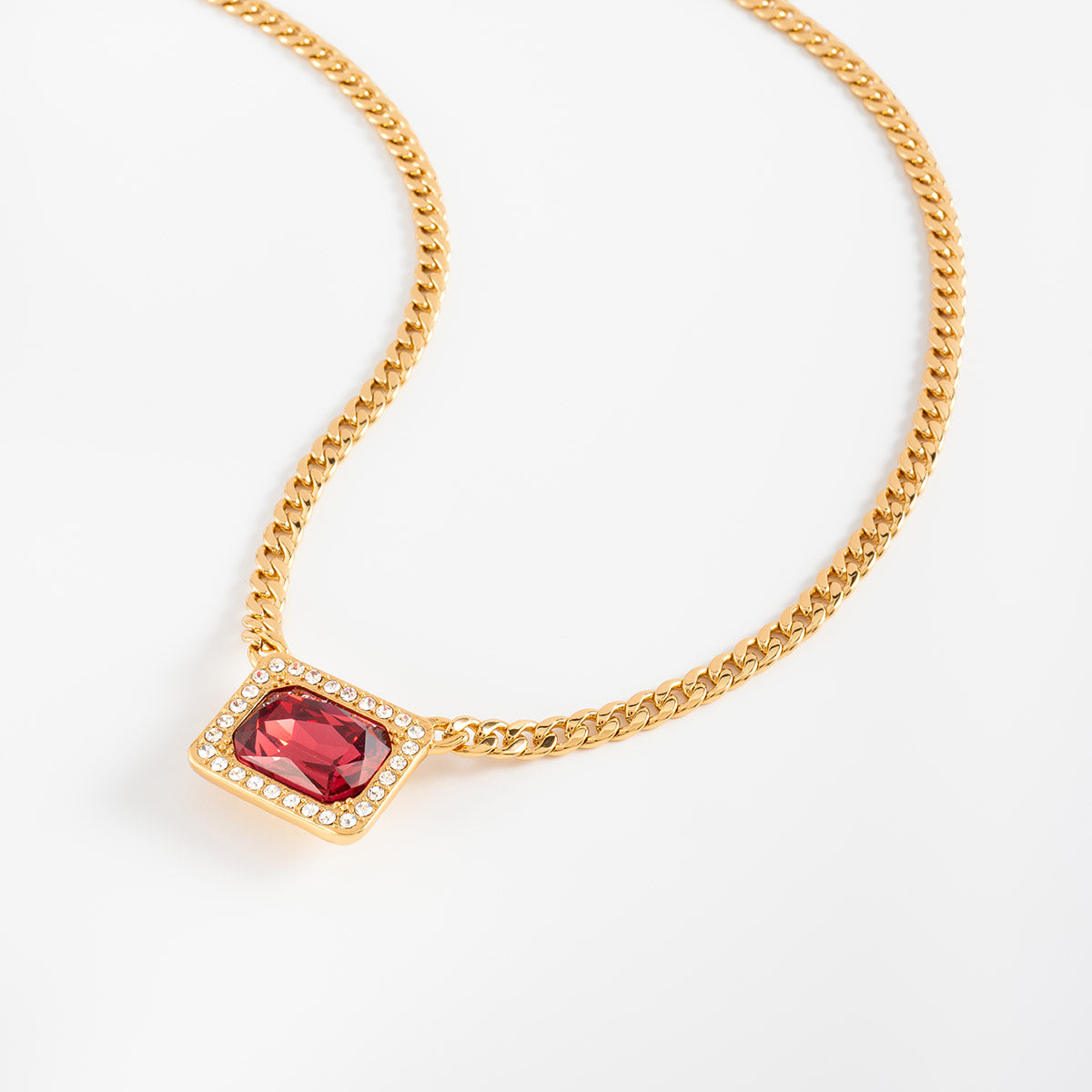 Collar gargantilla con dije rectangular de piedra roja