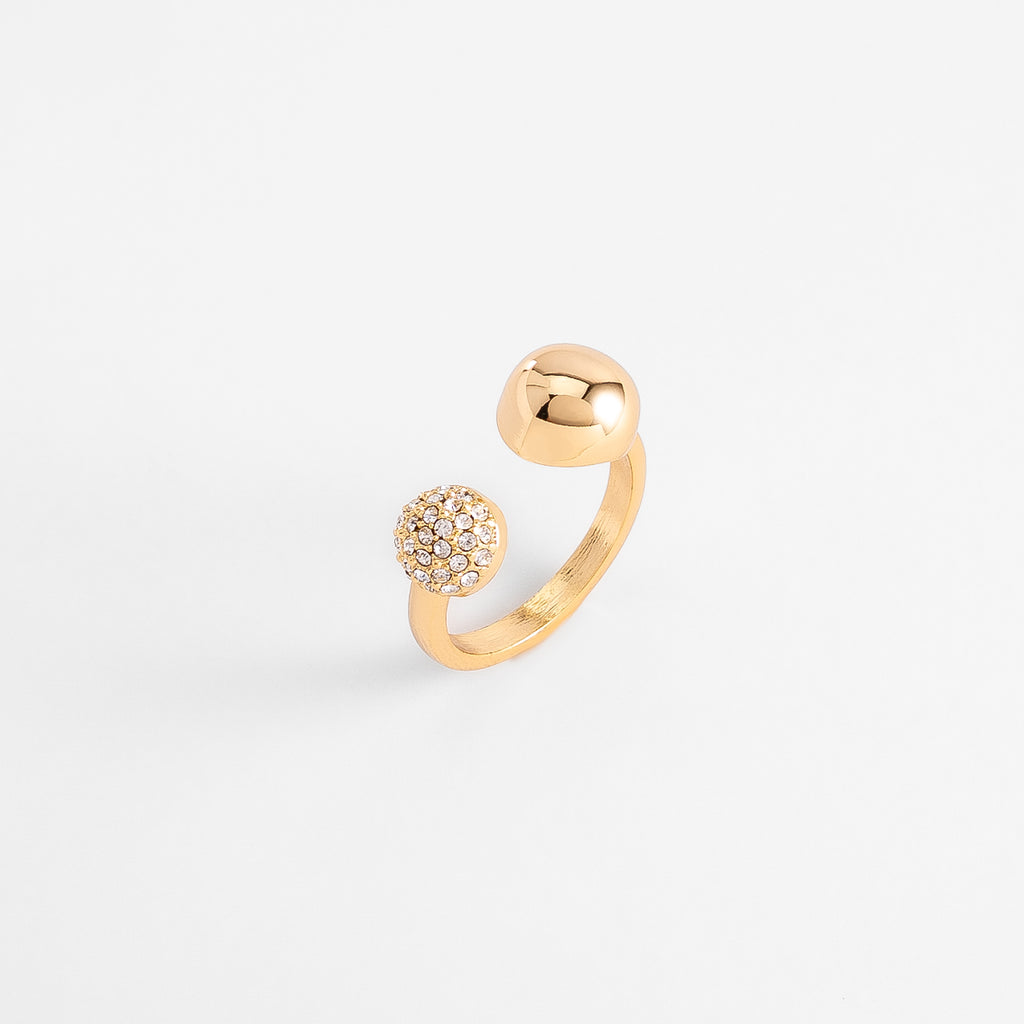 Anillo en baño de oro abierto esfera brillante moderna