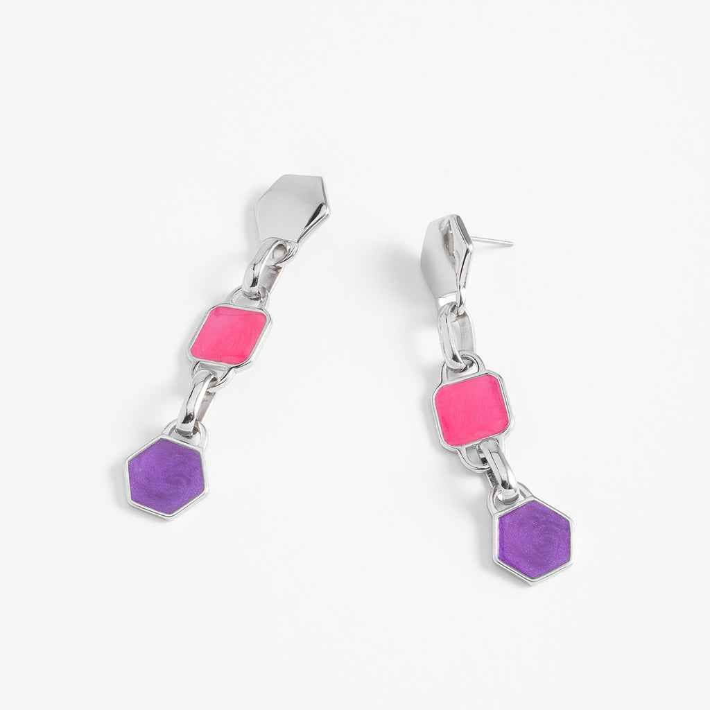Aretes en baño de rodio diseño geométrico fucsia y morado