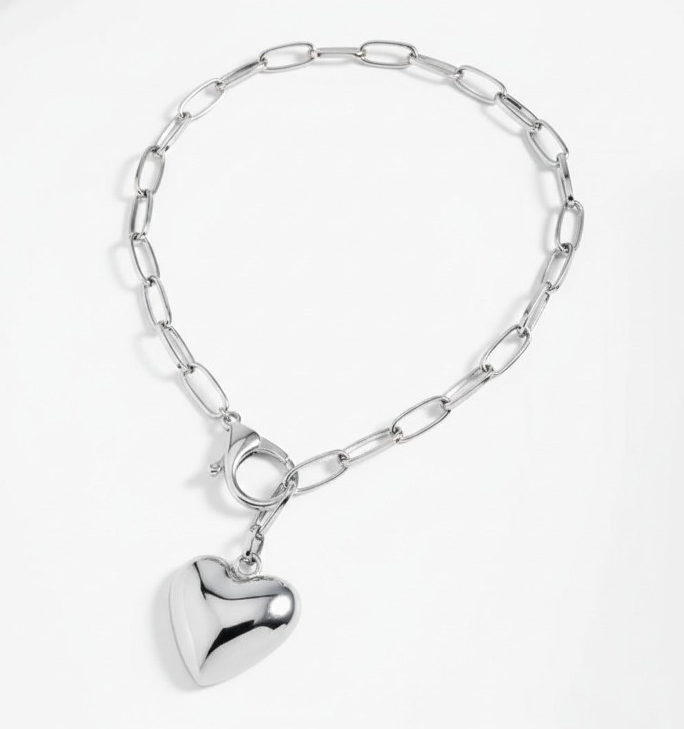Collar en baño de platino con dije de corazón pulido