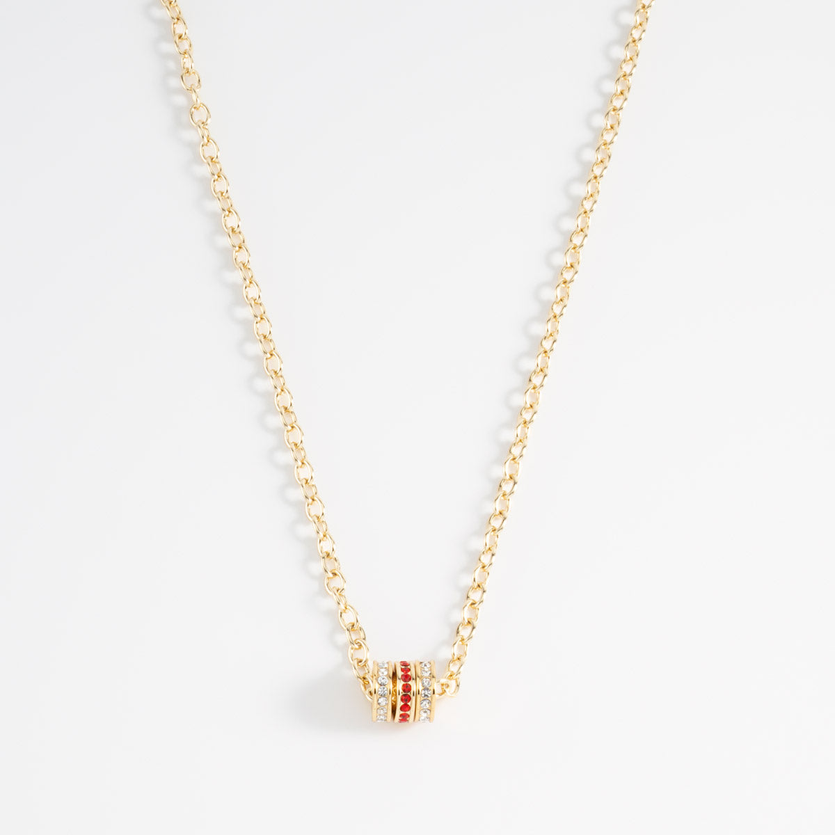 INGLATERRA. Gold plated necklace with multicolor charms and 52 cm chain