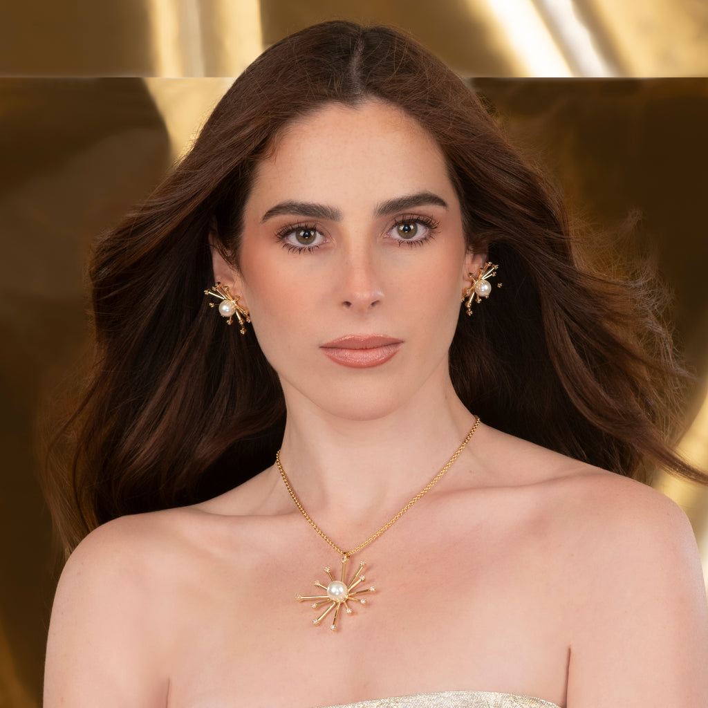Collar con dije radiante de Diamonice en baño de oro.