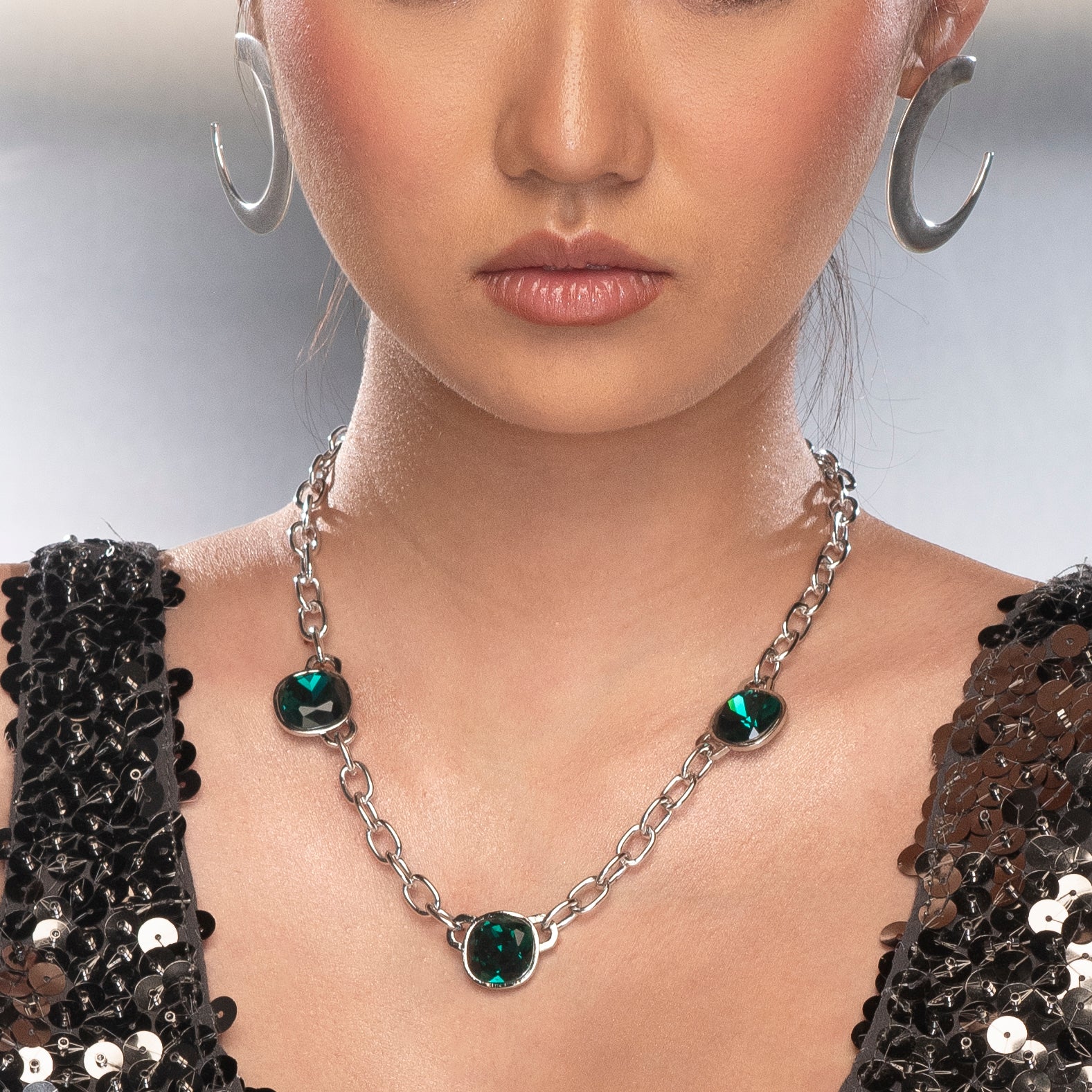 Collar gargantilla con piedras verdes
